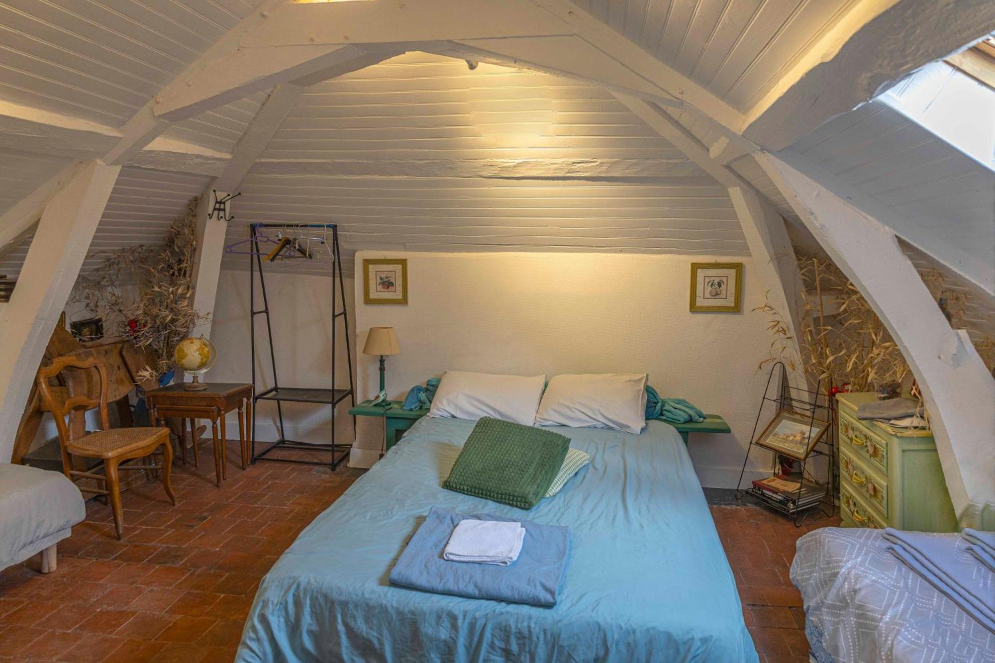 Chambre D'Hotes Les Jardins De Marie, Sci Charles III Bernay  Ngoại thất bức ảnh